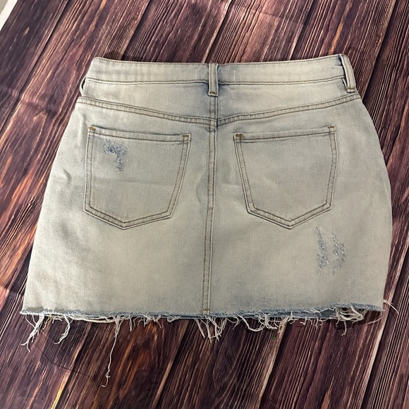 Pacsun Distressed Denim Skirt Size 27 - Picture 5 of 7